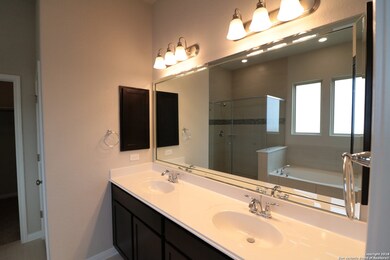 10610 Far Reaches Ln, Helotes, TX 78023 - photo 6