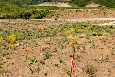 1_Land-Lot_high_3711665