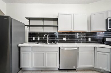 2322 Maplewood Ave, Cincinnati, OH 45219 - photo 7