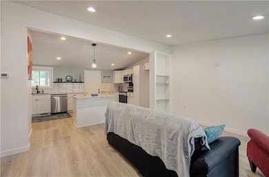 507 N Geronimo Dr, Independence, MO 64056 - photo 4