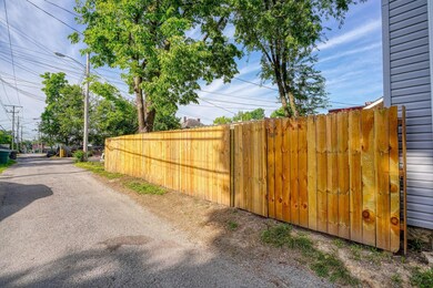 141 E 8th Ave (54)