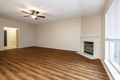 349 Sweetwater Dr, Weatherford, TX 76086 - photo 4