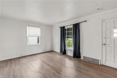 5206 Henry St, Maple Heights, OH 44137 - photo 2