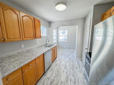 621 Lochhead Ave, Flint, MI 48507 - photo 7