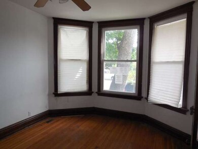 2252 W Lawrence Ave, Chicago, IL 60625 - photo 2