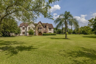 5225 W Zephyr Dr, Alvin, TX 77511 - photo 2