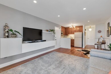 207 13th Ave 10 Belmar NJ-large-006-026-