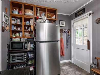 1538 Clark Rd, Charleston, WV 25314 - photo 6