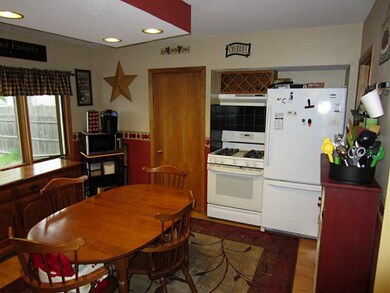 Kitchen. Nice Big Eat in Kitchen with Hardwood Flo