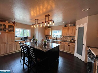 529 9th St NW, Chisholm, MN 55719 - photo 6