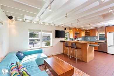 37-Living Room MS_3302