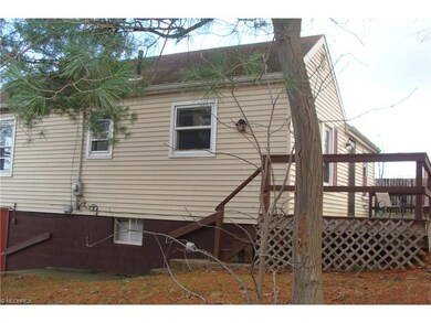 Side of home facing vacant lot next door