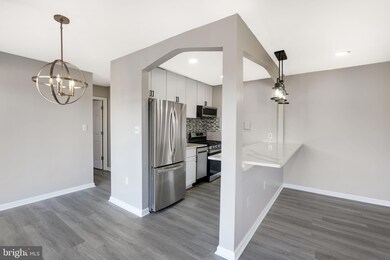 12753 Dara Dr unit 303, Woodbridge, VA 22192 - photo 4