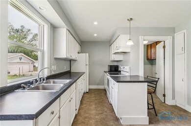 118 Allen Ave, Findlay, OH 45840 - photo 6