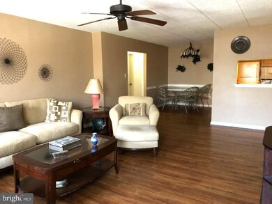 126 Woodstream Dr unit 126, Norristown, PA 19403 - photo 5