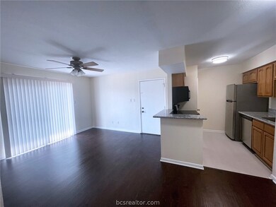 904 University Oaks Blvd unit 68, College Station, TX 77840 - photo 2