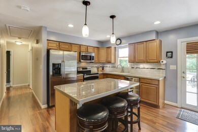 6207 Frontier Ct, Sykesville, MD 21784 - photo 4