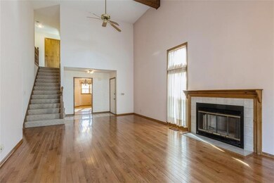 10574 Century Ln, Lenexa, KS 66215 - photo 5