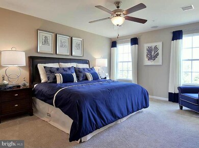 919 Magnolia Blossom Ct, Sykesville, MD 21784 - photo 5