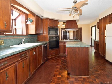 1001 Hunter St unit 42, Statesville, NC 28677 - photo 3