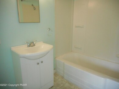 110 Monomonock Rd unit 2, Cresco, PA 18326 - photo 5