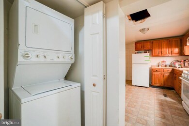 871 Hollins St, Baltimore, MD 21201 - photo 7