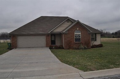 412 Donovan Cir, Harrodsburg, KY 40330 - photo 2