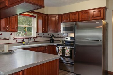 8562 Usher Rd, Olmsted Falls, OH 44138 - photo 5