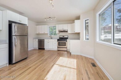 56 Moshier St unit B, Greenwich, CT 06831 - photo 3