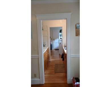18 Niles St unit 1st floor, Brighton, MA 02135 - photo 3