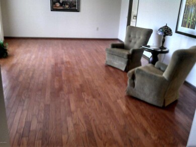 LIVING AND FORMAL DINING OAK FLOORING