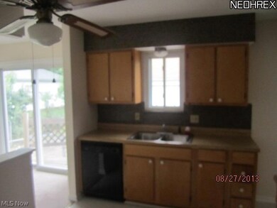 326 Erieview Blvd, Sheffield Lake, OH 44054 - photo 7