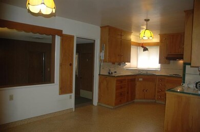 Kitchen 2 of 2 photos