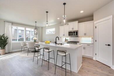 4730 SW Badger Ct, Redmond, OR 97756 - photo 5