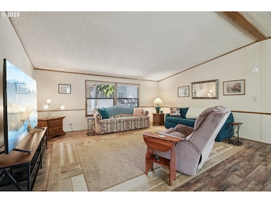 8434 SE Heritage Ct unit 19, Clackamas, OR 97015 - photo 4