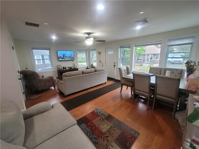 42 Fuller St, Warwick, RI 02889 - photo 4