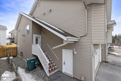 02-Exterior Front 20220401-DW-0791