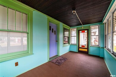 616 N Logan St, Lincoln, IL 62656 - photo 2