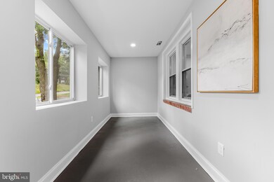 2922 Charleston Ave, Halethorpe, MD 21227 - photo 4