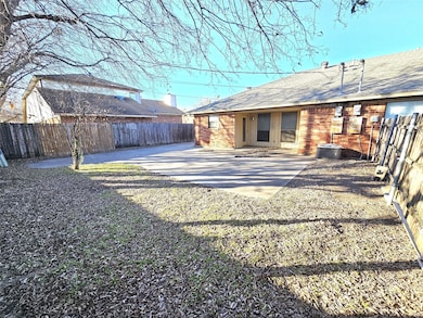 112 Myers Dr, Fort Worth, TX 76108 - photo 6