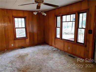 3910 Howard Gap Rd, Hendersonville, NC 28792 - photo 6