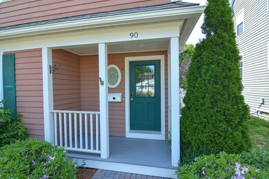 90 Pine Hill Cir, Waltham, MA 02451 - photo 2