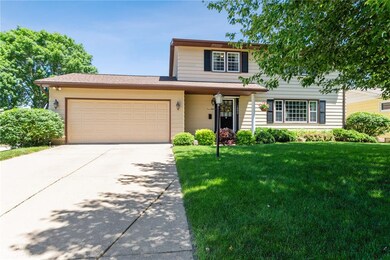 1006 34th St SE, Cedar Rapids, IA 52403 - photo 2