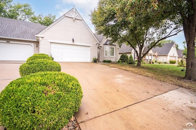 2726 Chipperfield Rd, Lawrence, KS 66047 - photo 3