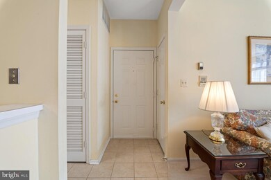 8813 Groffs Mill Dr unit 8813, Owings Mills, MD 21117 - photo 4