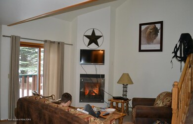 Tosos-living-room