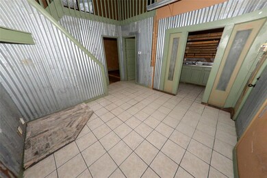 808 W Coffin St, Denison, TX 75020 - photo 4