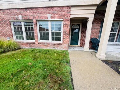 11704 Farmington Rd unit 15, Livonia, MI 48150 - photo 3