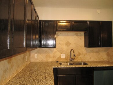 5203 Dewberry St, Houston, TX 77021 - photo 2