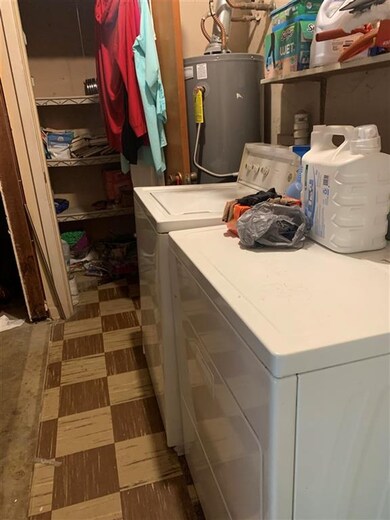 1031 Louise Ln, Wake Village, TX 75501 - photo 2